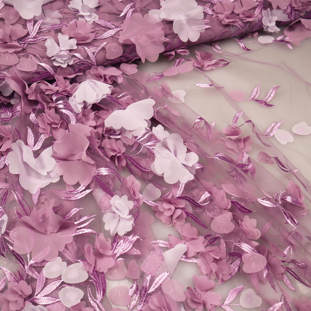3D Tüll- Spitzenstoff Feintüll mit Strickkerei & 3D Blumen-Applikationen - lavendel/flieder